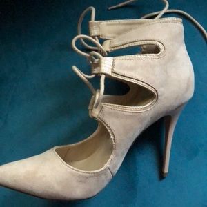 New blush heeled tie shoes